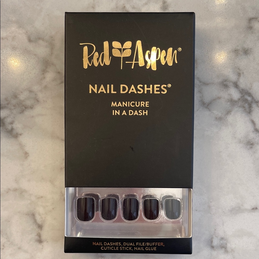 Petite Red Aspen Nail Dashes - Black
